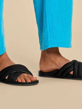 Hila Women's Beach Sandal | Olukai | Sz 6 / EU36